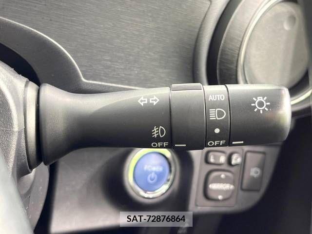 Toyota AQUA 2013-06 292311-8