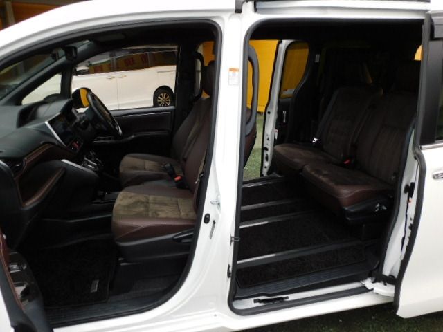 Toyota ESQUIRE 2019-03 181928-7
