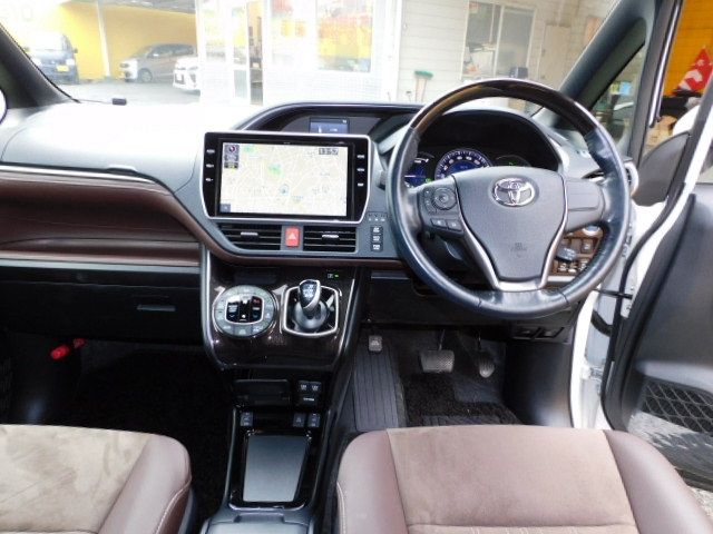 Toyota ESQUIRE 2019-03 181928-1