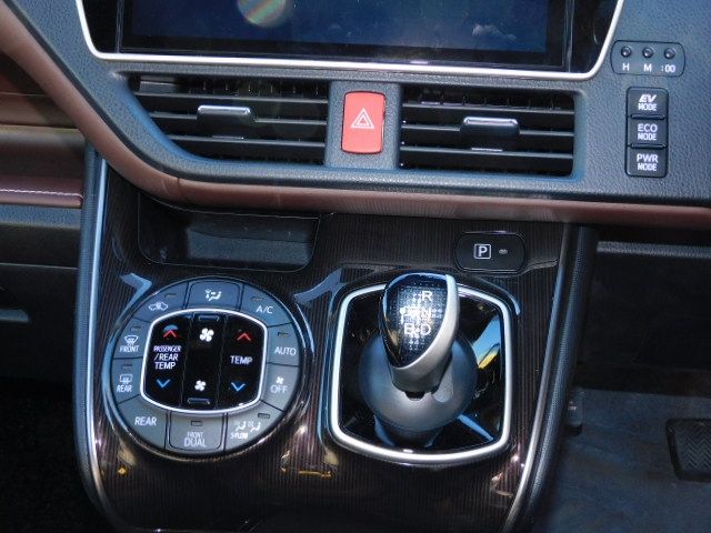 Toyota ESQUIRE 2019-03 181928-11