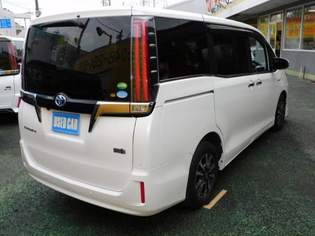 Toyota ESQUIRE 2019-03 181928-2