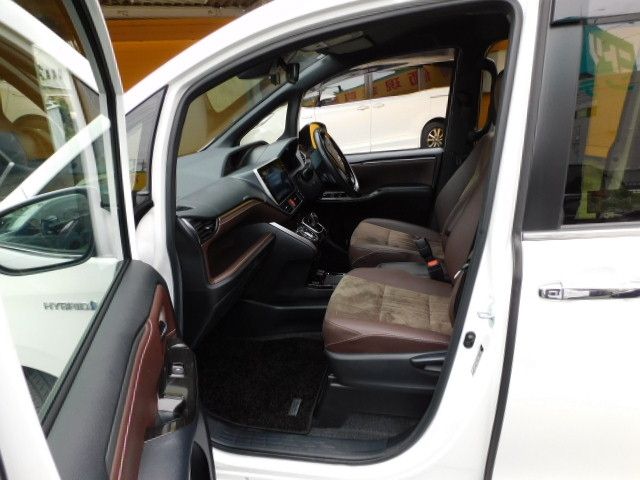 Toyota ESQUIRE 2019-03 181928-4