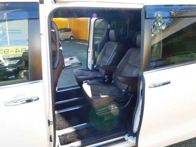 Toyota ESQUIRE 2019-03 181928-5