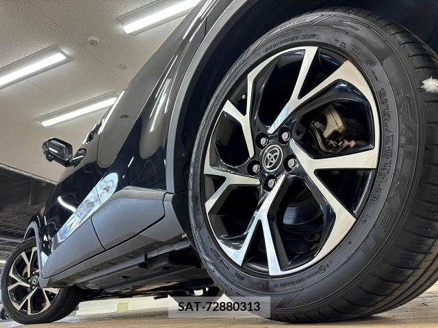 Toyota C-HR 2017-01 264558-18