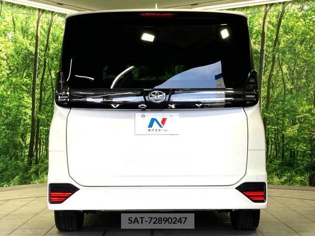 Toyota VOXY 2022-10 347464-16