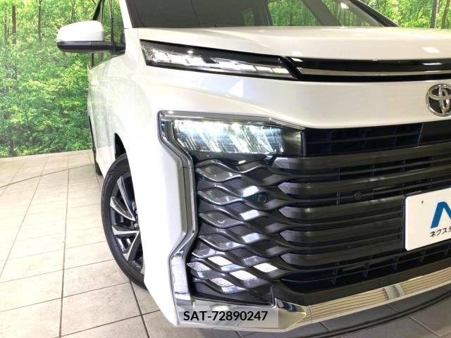 Toyota VOXY 2022-10 347464-13