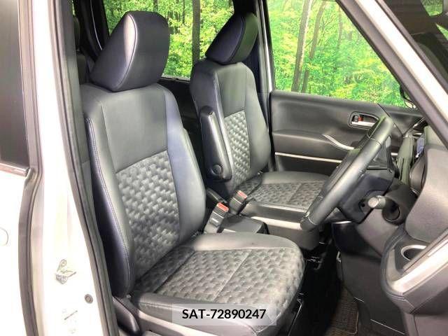 Toyota VOXY 2022-10 347464-8