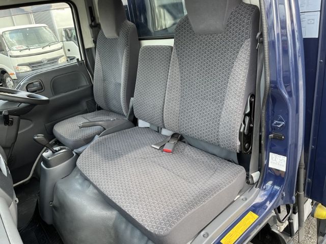 Isuzu ELF TRUCK 2018-07 21299-21
