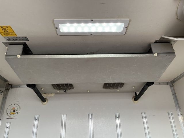 Isuzu ELF TRUCK 2018-07 21299-11