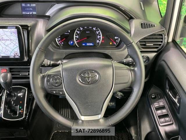 Toyota NOAH 2017-01 336247-11