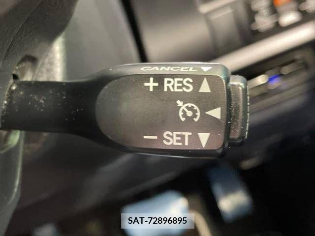 Toyota NOAH 2017-01 336247-4
