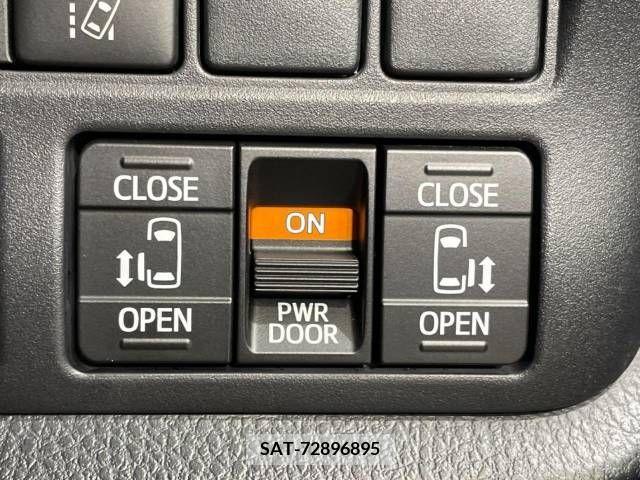 Toyota NOAH 2017-01 336247-3