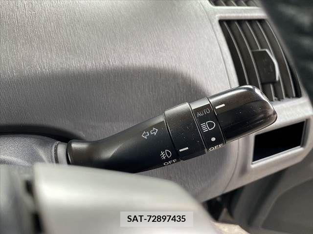 Toyota PRIUS ALPHA 2011-07 376296-24