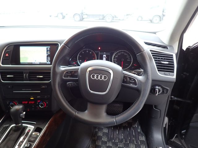 Audi Q5 2011-10 196625-15