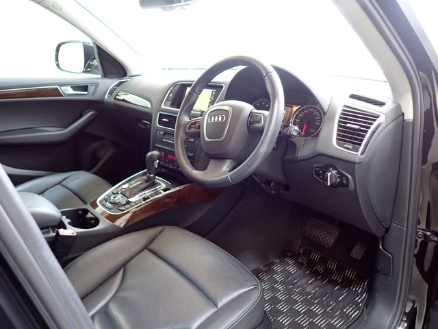 Audi Q5 2011-10 196625-1