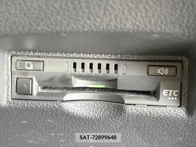 Toyota PRIUS 2017-08 393379-6