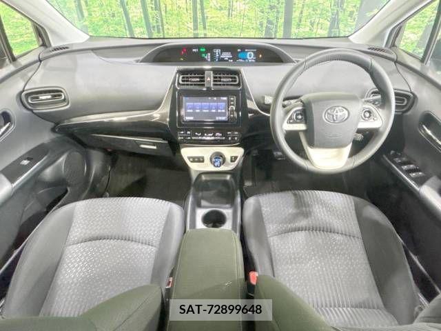 Toyota PRIUS 2017-08 393379-1