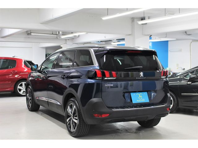 Peugeot 5008 2018-07 27445-3