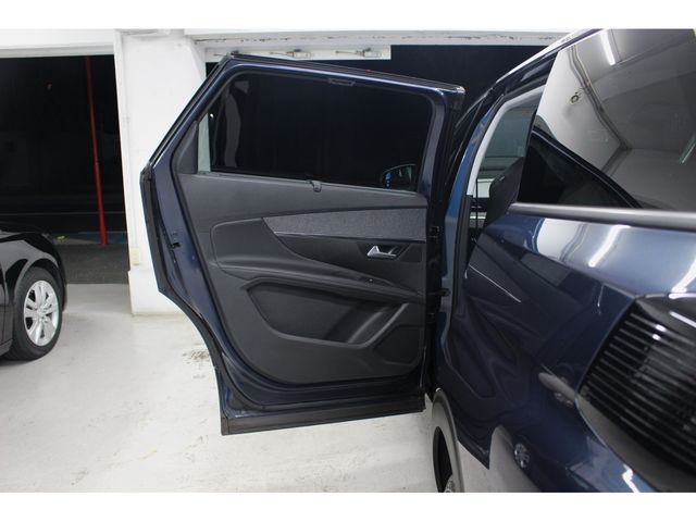 Peugeot 5008 2018-07 27445-19