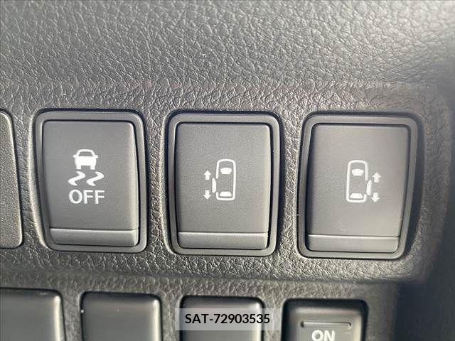 Nissan ELGRAND 2015-06 330840-5