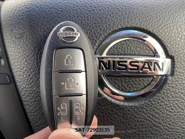 Nissan ELGRAND 2015-06 330840-27