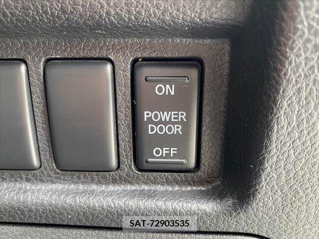 Nissan ELGRAND 2015-06 330840-23