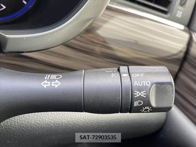 Nissan ELGRAND 2015-06 330840-29
