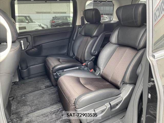 Nissan ELGRAND 2015-06 330840-18