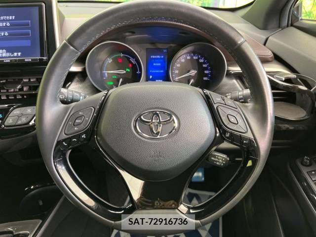 Toyota C-HR 2017-02 295009-11