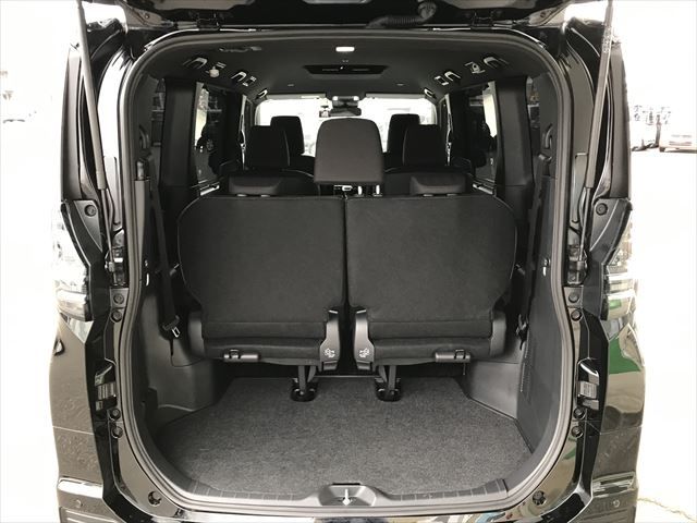 Toyota VOXY HYBRID 2023-06 190069-14