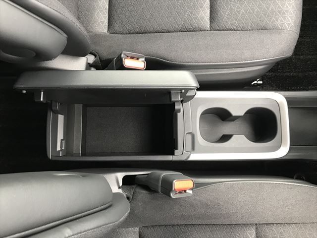 Toyota VOXY HYBRID 2023-06 190069-26