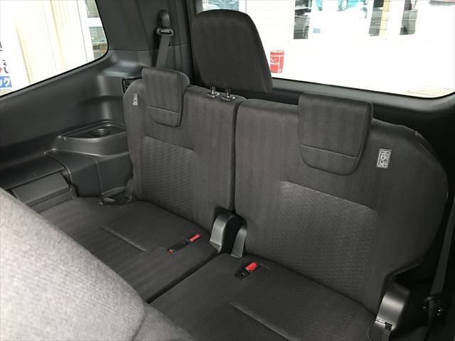 Toyota VOXY HYBRID 2023-06 190069-13