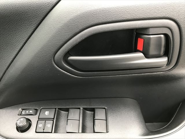 Toyota VOXY HYBRID 2023-06 190069-23