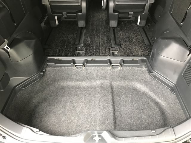 Toyota VOXY HYBRID 2023-06 190069-16
