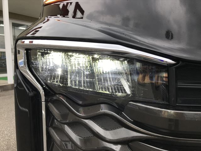 Toyota VOXY HYBRID 2023-06 190069-3