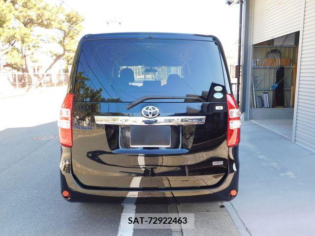Toyota NOAH 2010-09 222737-6