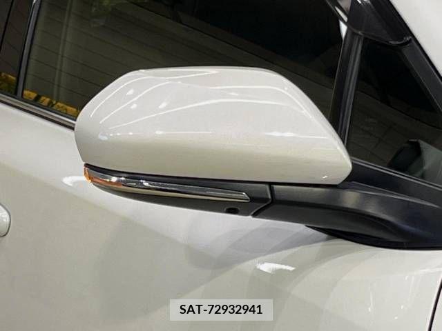 Toyota C-HR 2017-06 346203-16