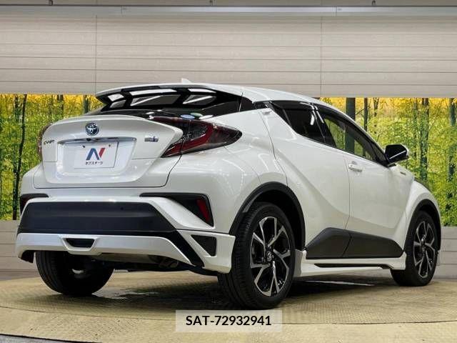 Toyota C-HR 2017-06 346203-13