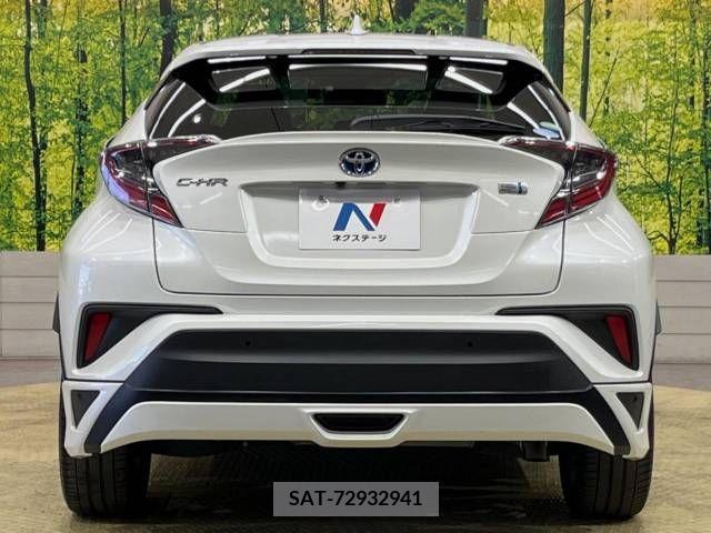 Toyota C-HR 2017-06 346203-11