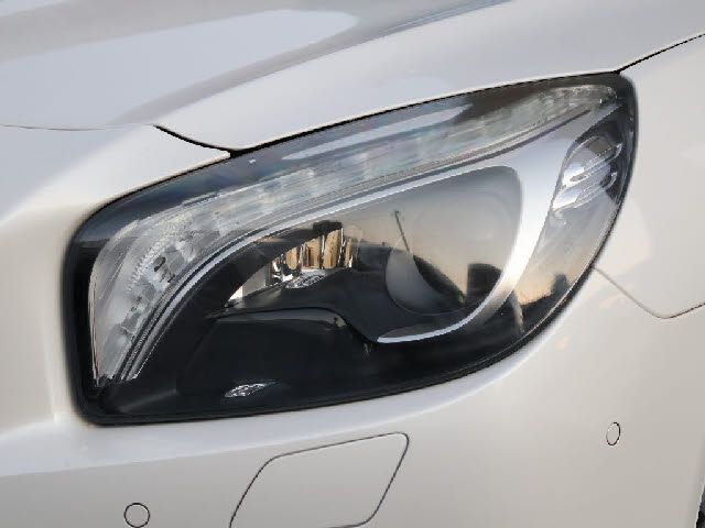 Mercedes Benz SL-CLASS 2013-08 182750-18