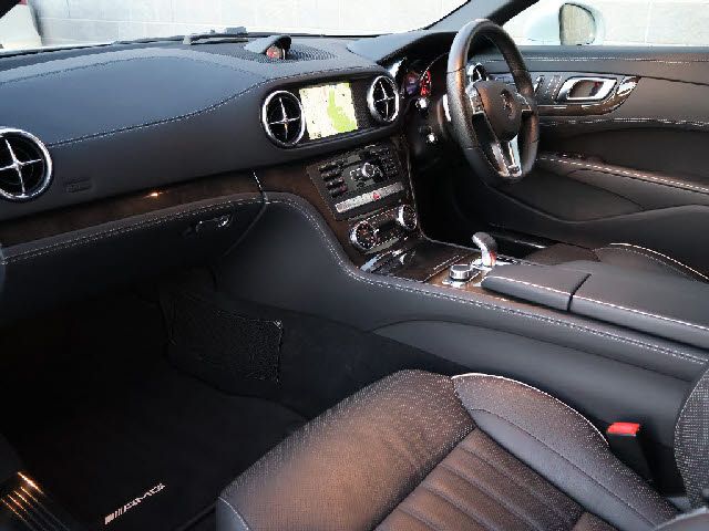 Mercedes Benz SL-CLASS 2013-08 182750-1
