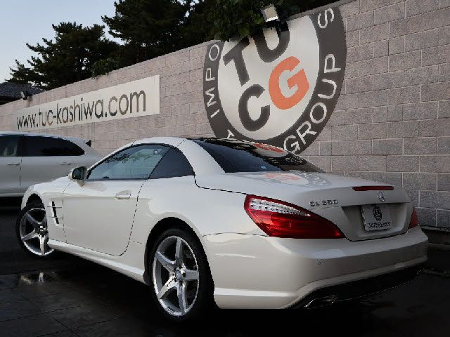 Mercedes Benz SL-CLASS 2013-08 182750-12