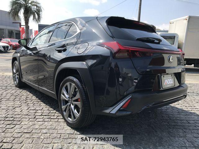 Lexus UX 2023-02 209139-2