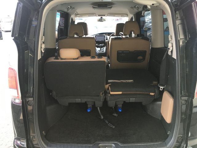 Nissan SERENA 2016-08 181651-17