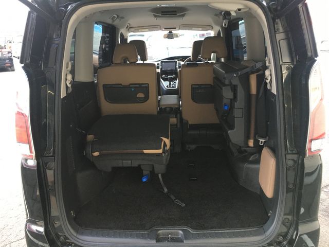 Nissan SERENA 2016-08 181651-19