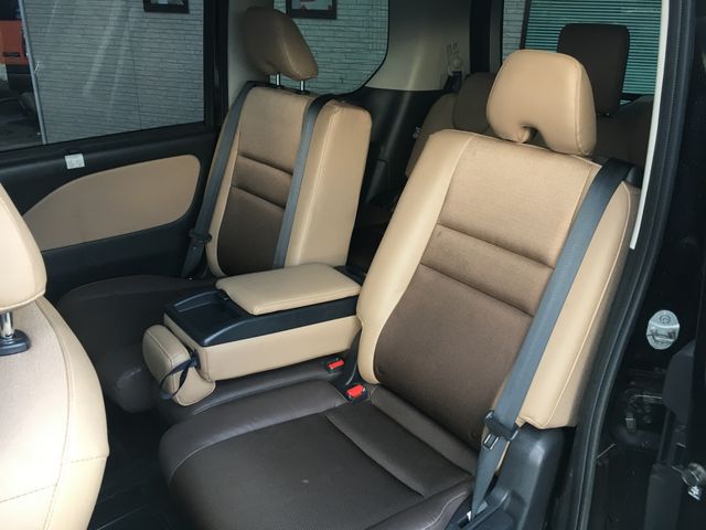 Nissan SERENA 2016-08 181651-12