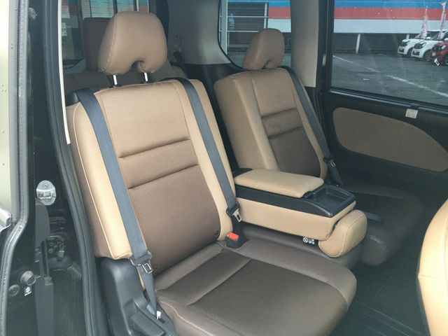 Nissan SERENA 2016-08 181651-9