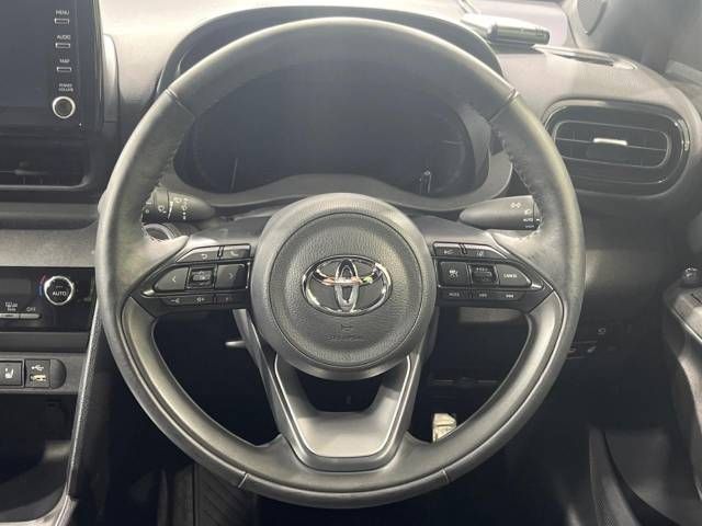 Toyota YARIS CROSS 2023-04 27987-11