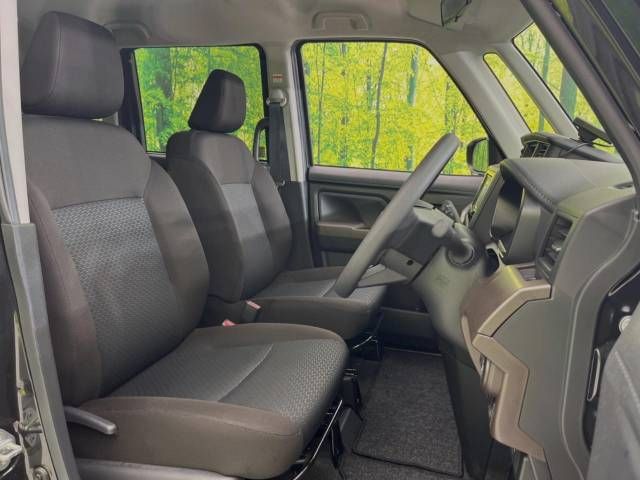 Toyota ROOMY 2023-05 28379-8