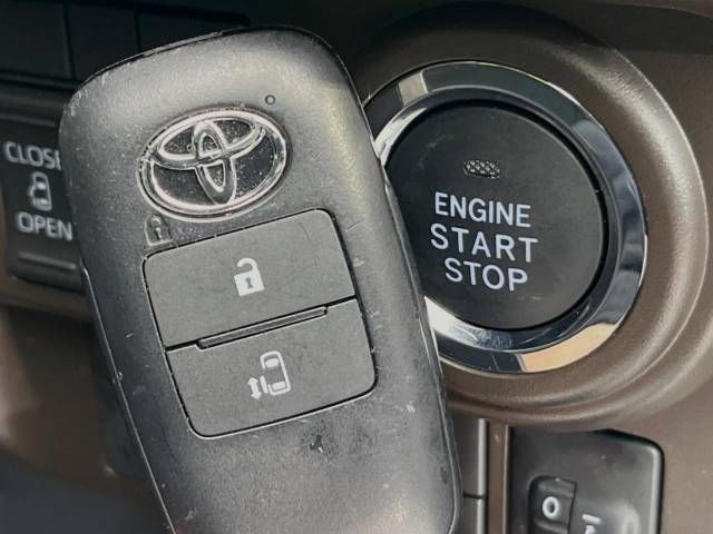 Toyota ROOMY 2023-05 28379-2